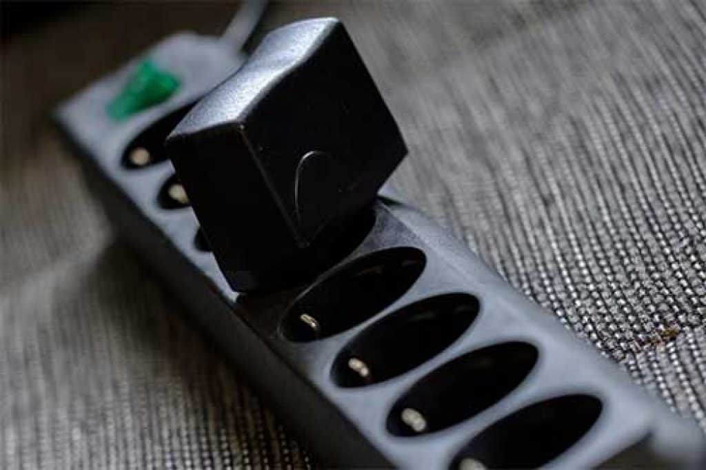 surge-protector-vs-power-strip-made-simple-turbogadgetreviews